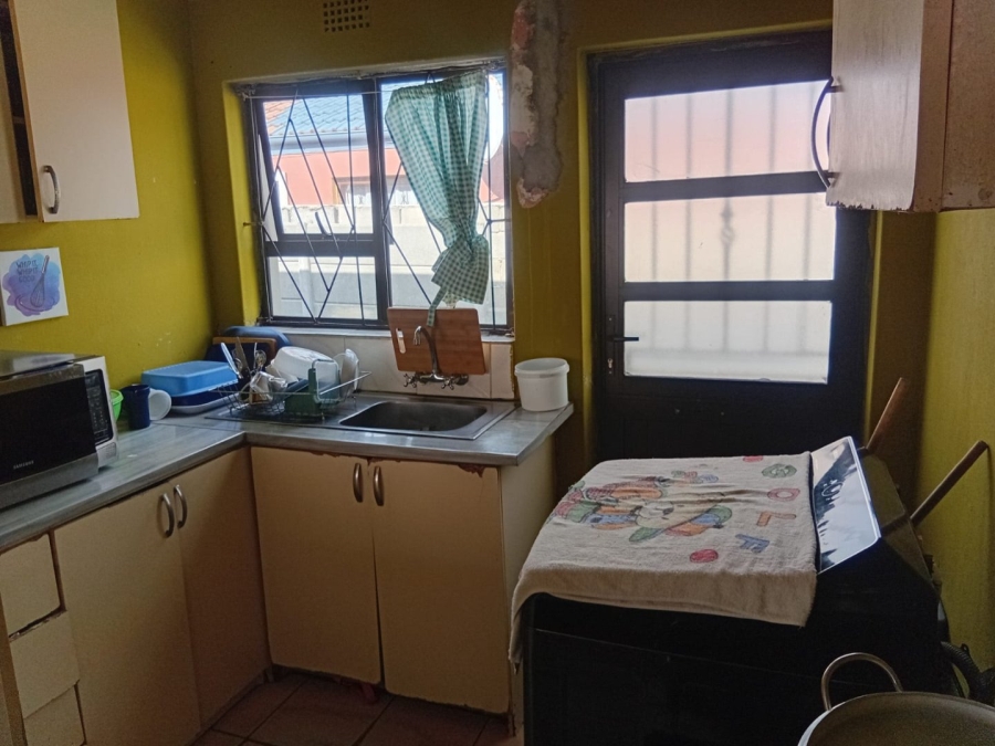 3 Bedroom Property for Sale in Ikwezi Park Western Cape
